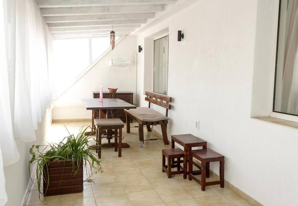 Modern Bright Apartment Close To City Center And Grand Mall Varna Exteriör bild
