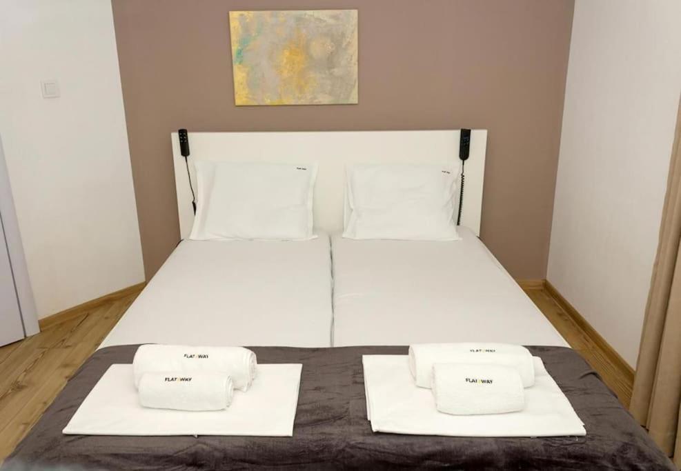 Modern Bright Apartment Close To City Center And Grand Mall Varna Exteriör bild