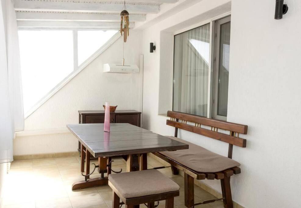 Modern Bright Apartment Close To City Center And Grand Mall Varna Exteriör bild